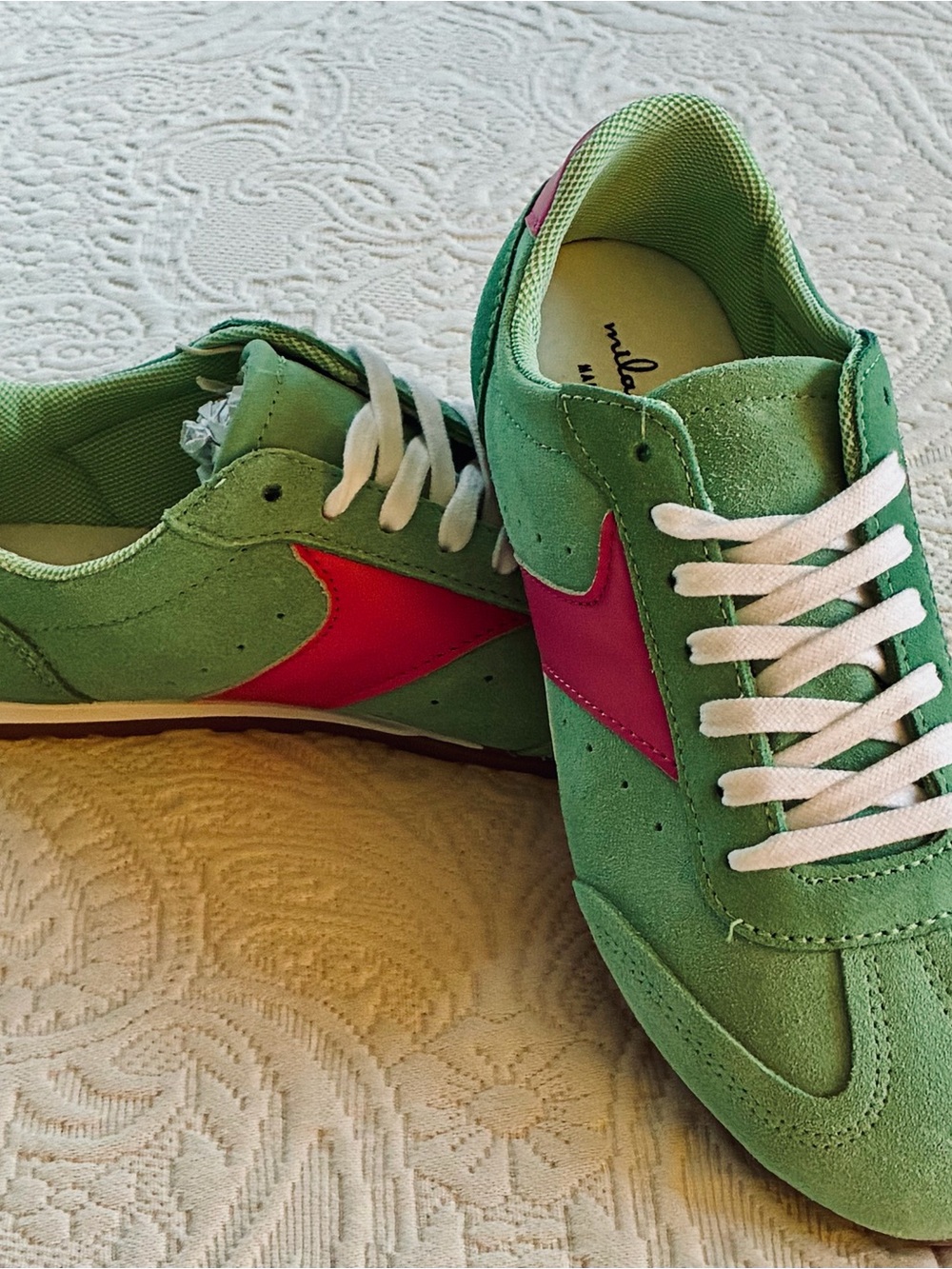 Mila Paoli Sneakers, 6.5